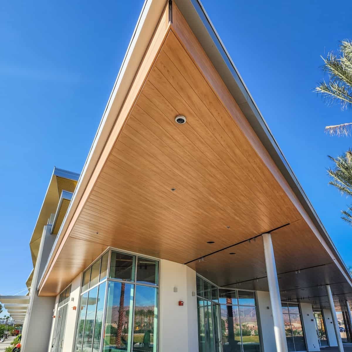 Modern roof overhang design